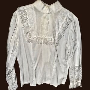 Vintage 80s Victorian White Lace Trim Blouse size S/M True Vintage
